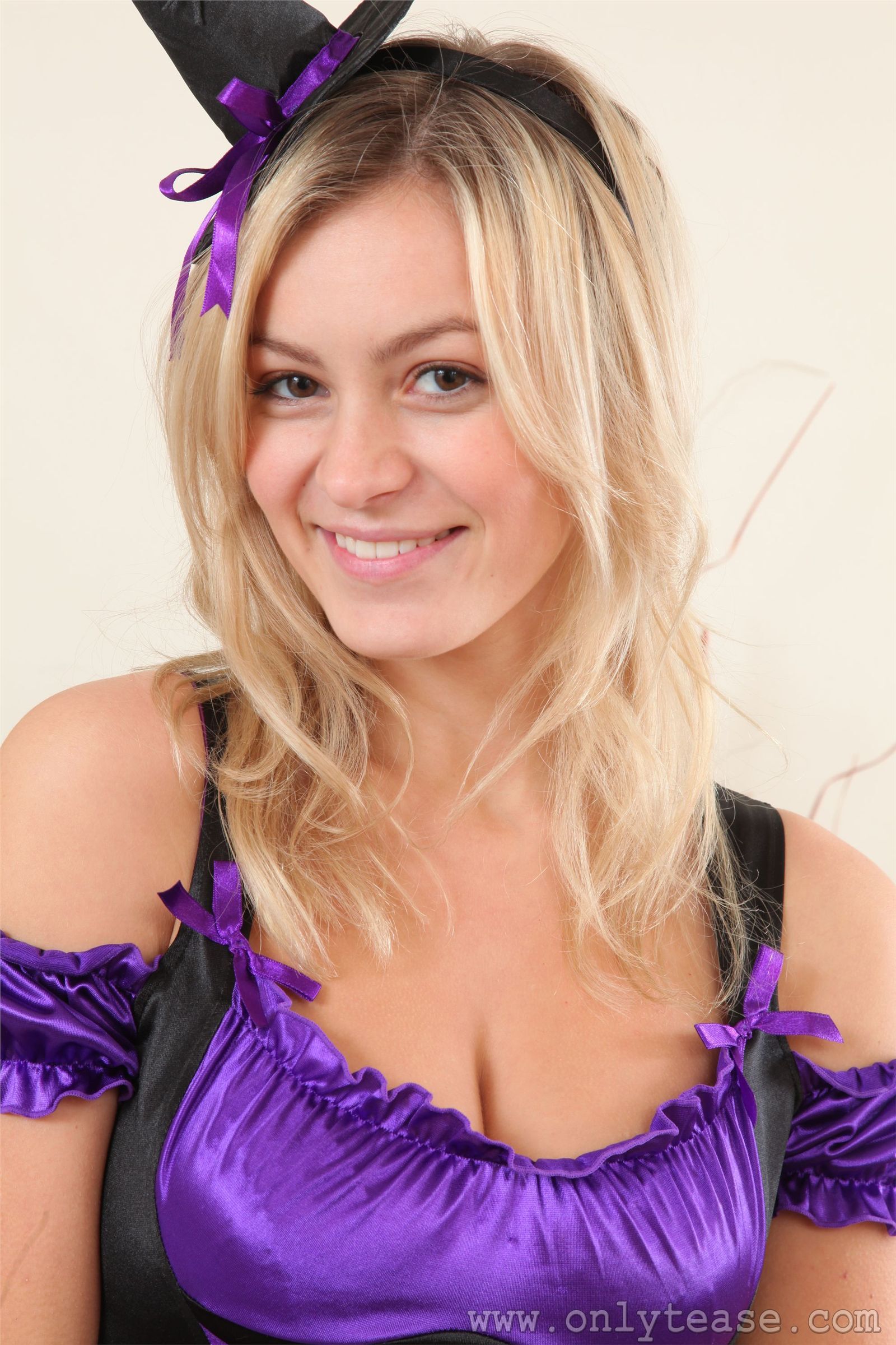 [OnlyTease]2012.10.30 Summer